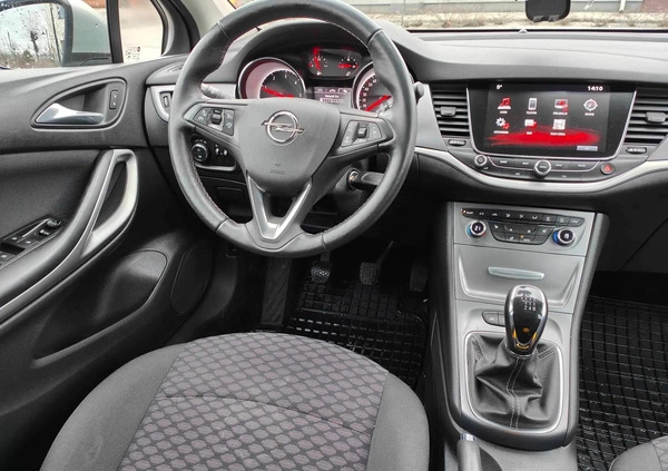 Opel Astra cena 49900 przebieg: 80000, rok produkcji 2019 z Łódź małe 46